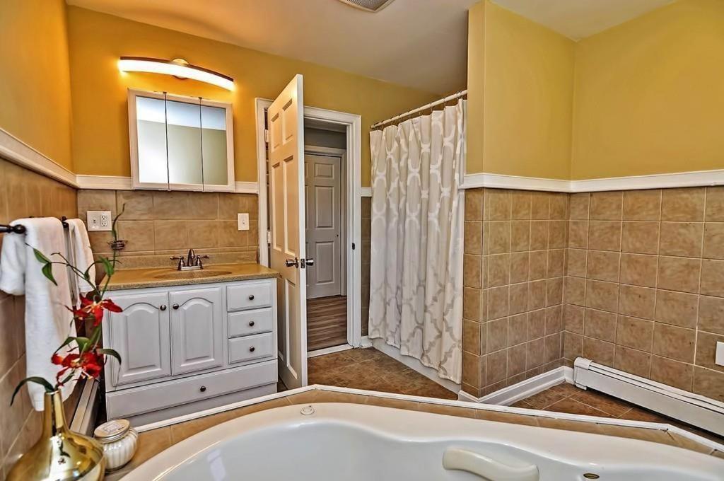 Charming Cottage Historic Falmouth Cape Cod Near Beach And Downtown 2Br 1Bath Deck Dış mekan fotoğraf